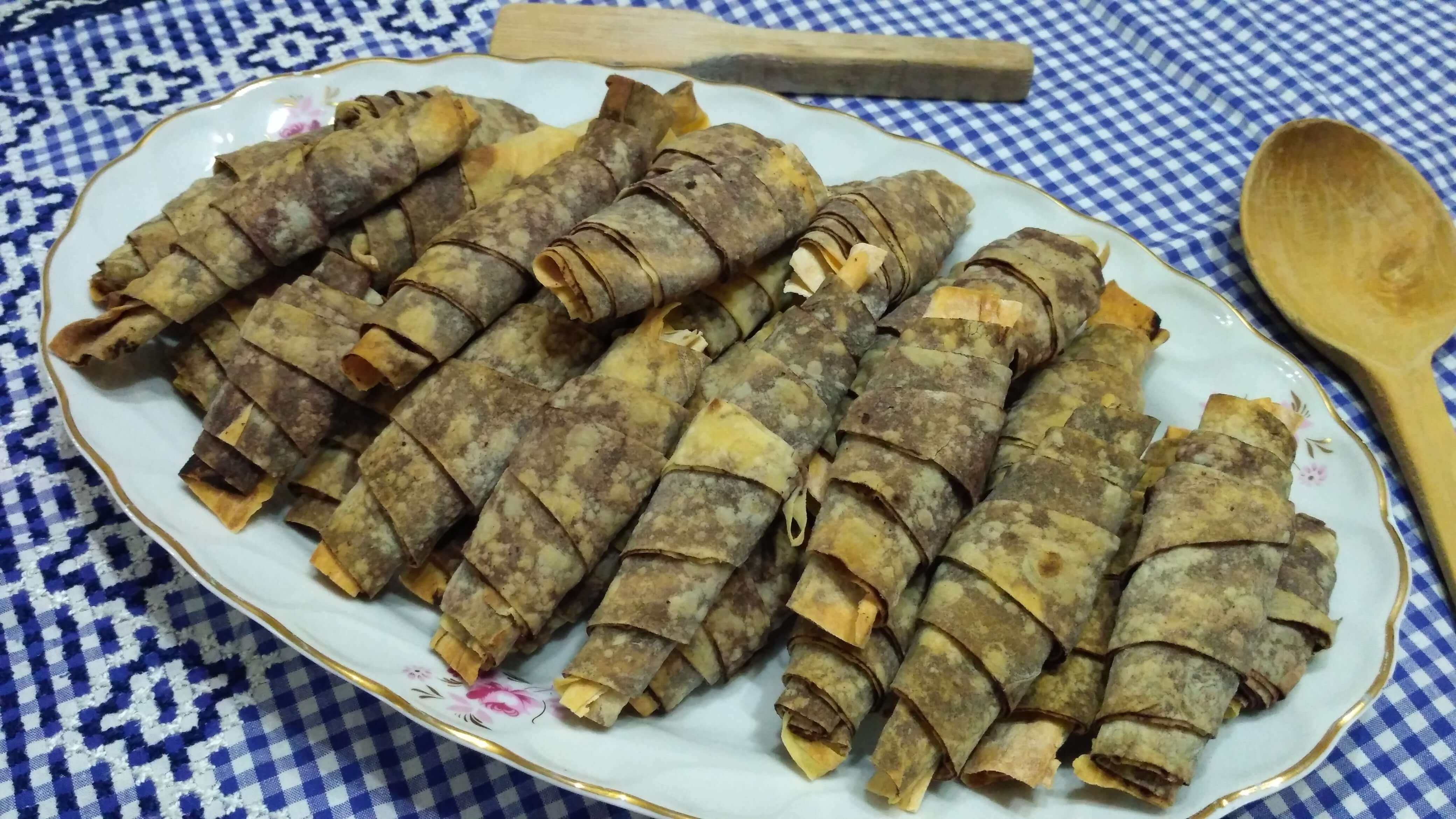 Zeytin ezmeli börek dilimleri – çıtır rulo börek