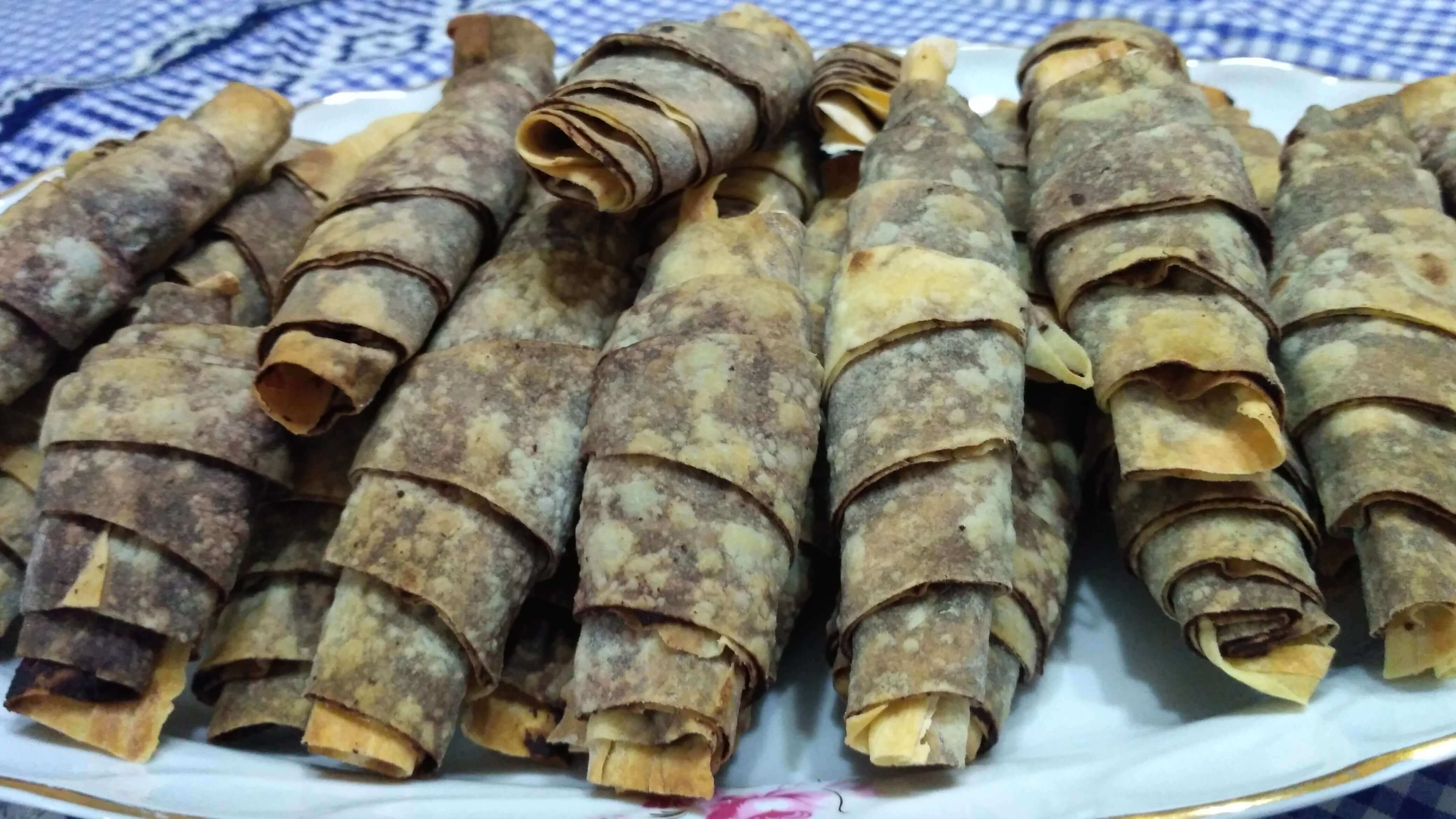 Zeytinli börek sunumu – hazır yufkadan pratik börek