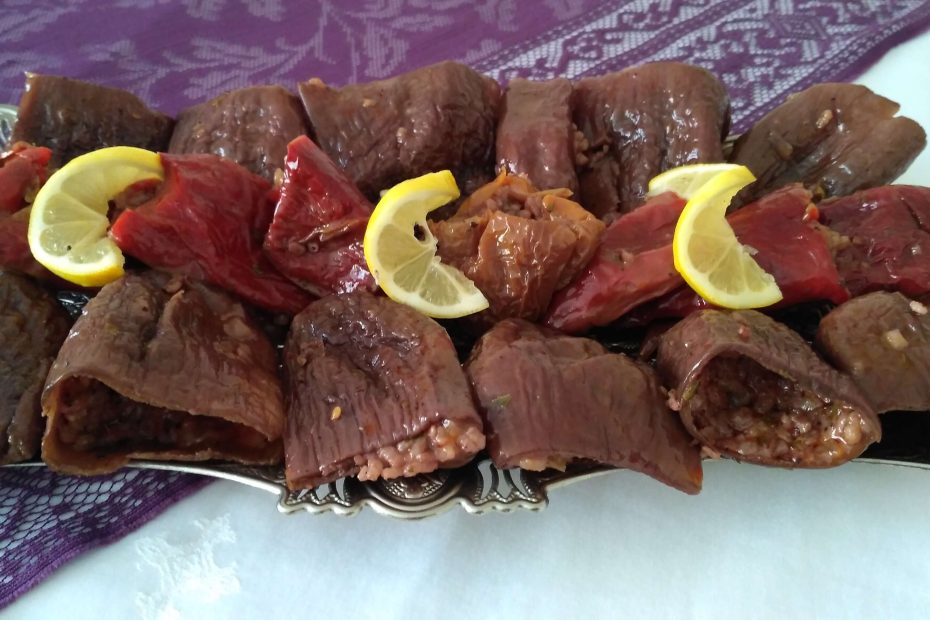Kuru dolma tarifi için gerekli malzemeler ve hazırlık aşamaları.