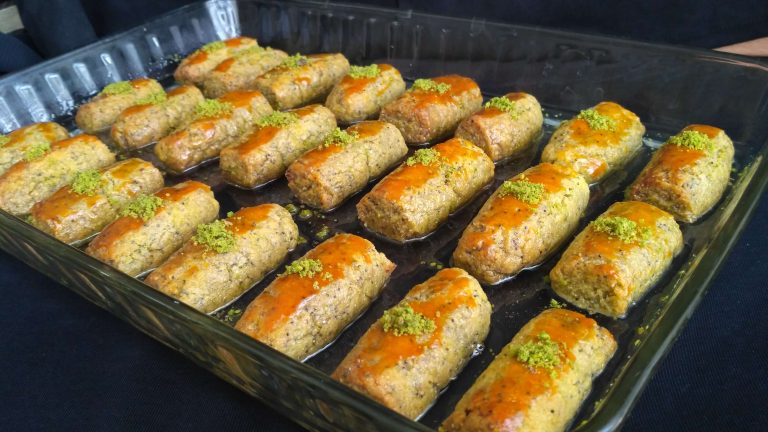 Ramazan sofralarına özel şerbetli tatlı sunumu
